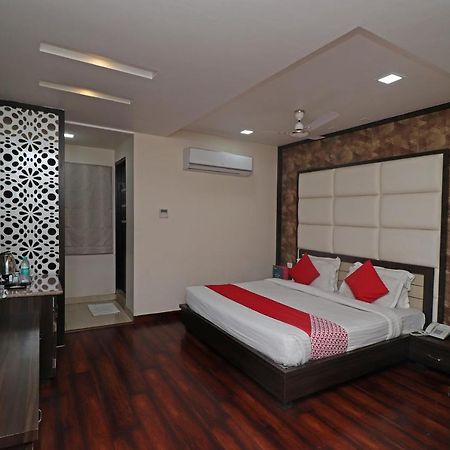 Oyo 29382 Golden Laurel Inn Deoria (Uttar Pradesh) Bagian luar foto