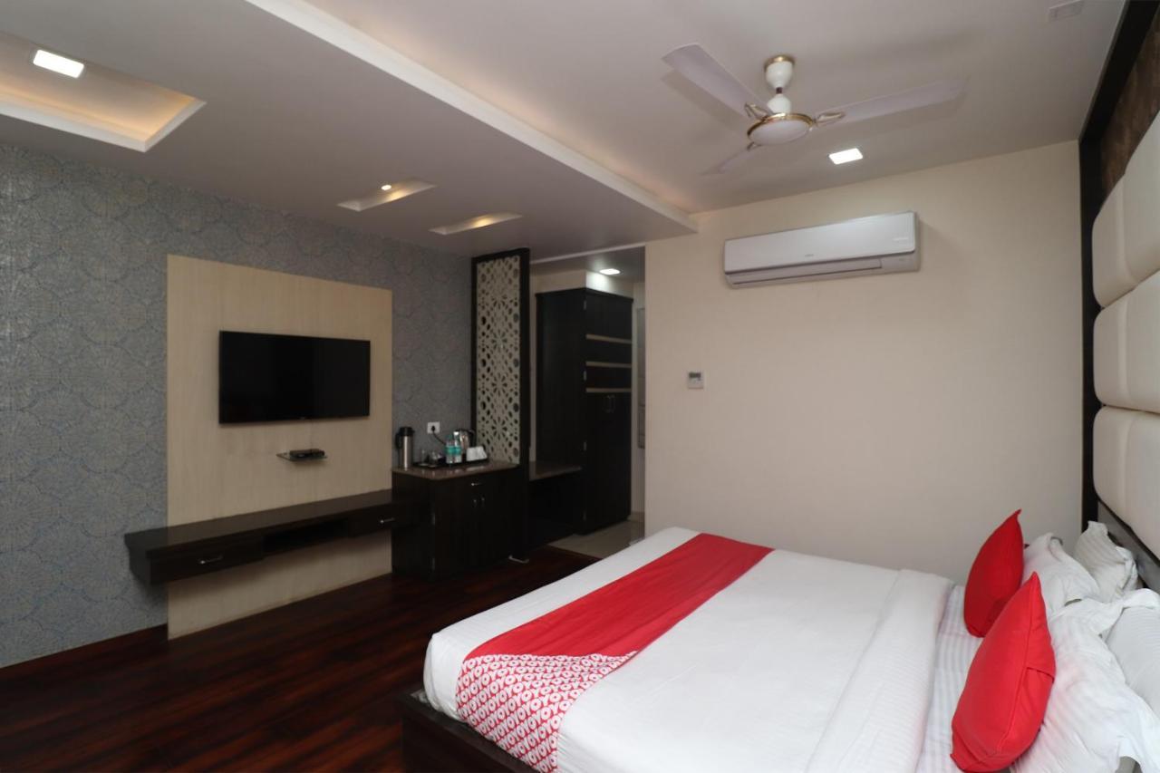 Oyo 29382 Golden Laurel Inn Deoria (Uttar Pradesh) Bagian luar foto
