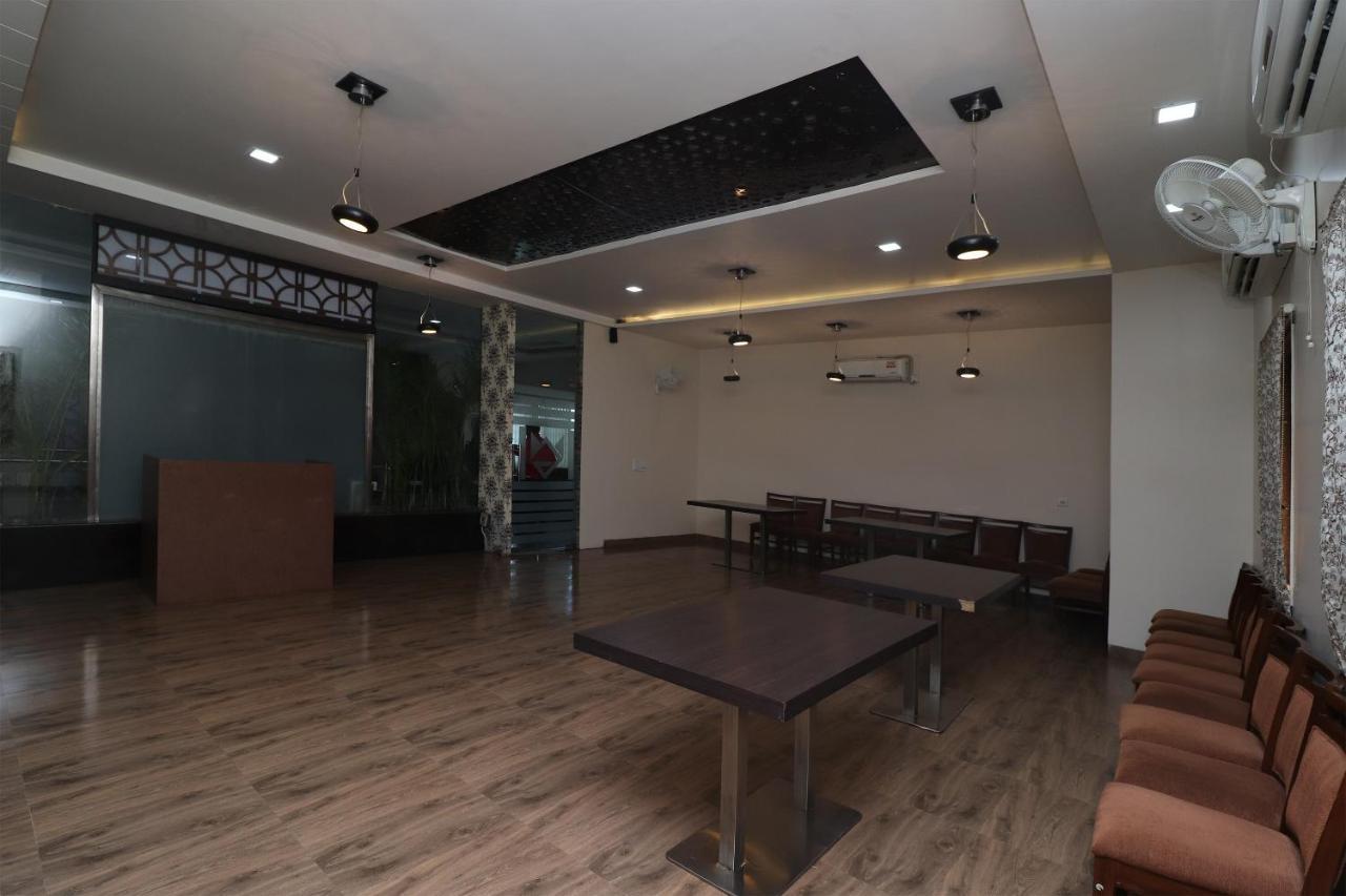 Oyo 29382 Golden Laurel Inn Deoria (Uttar Pradesh) Bagian luar foto