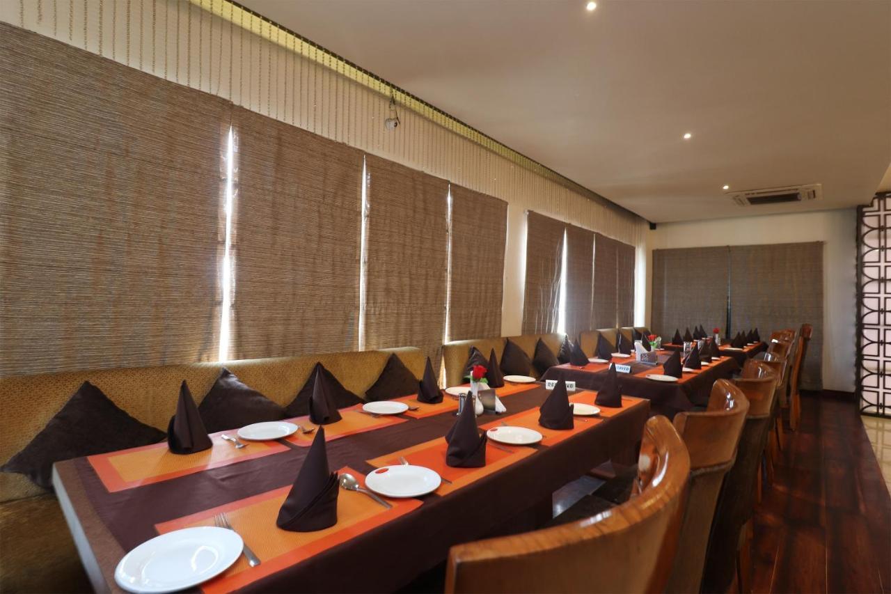 Oyo 29382 Golden Laurel Inn Deoria (Uttar Pradesh) Bagian luar foto