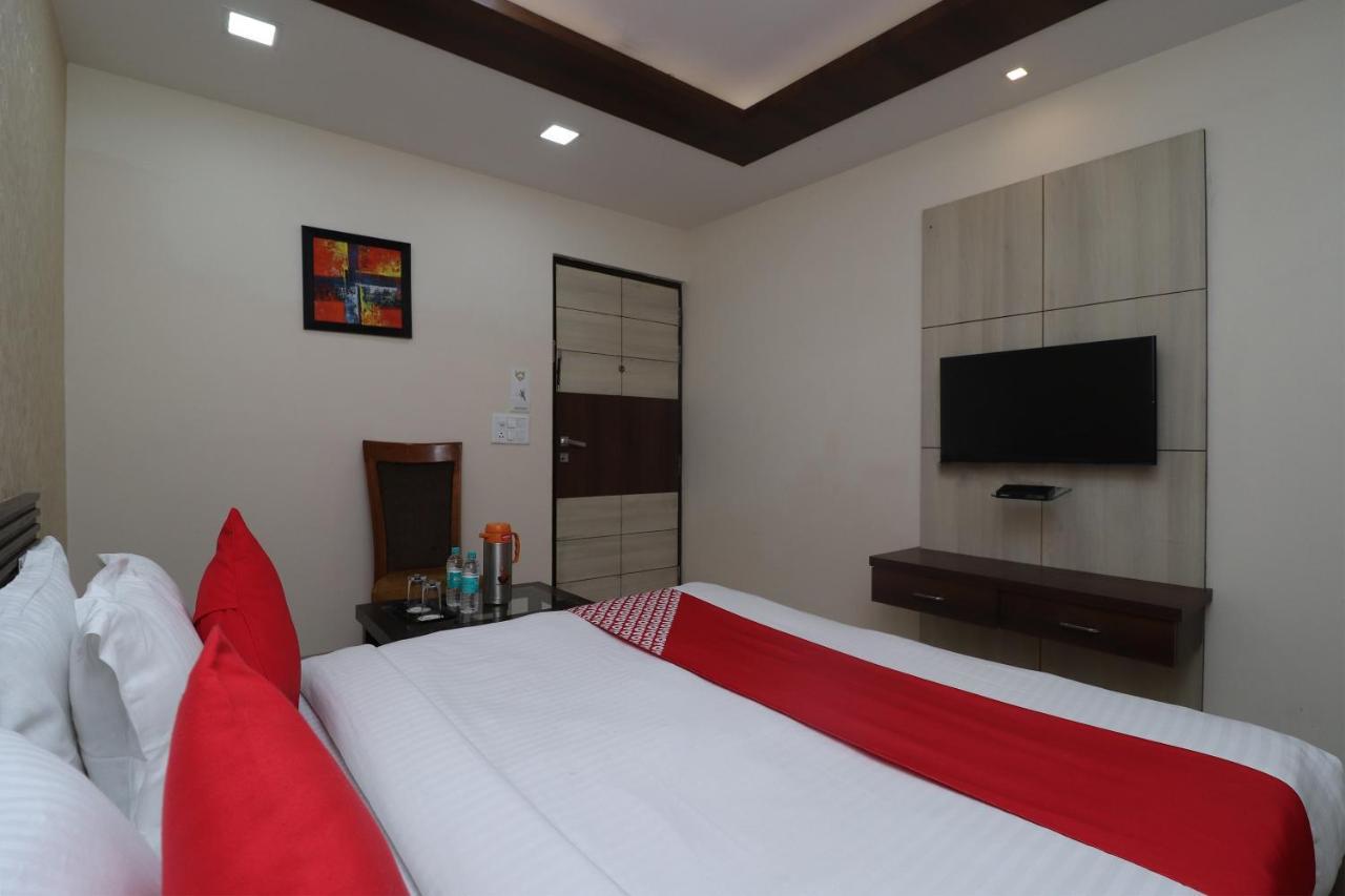 Oyo 29382 Golden Laurel Inn Deoria (Uttar Pradesh) Bagian luar foto