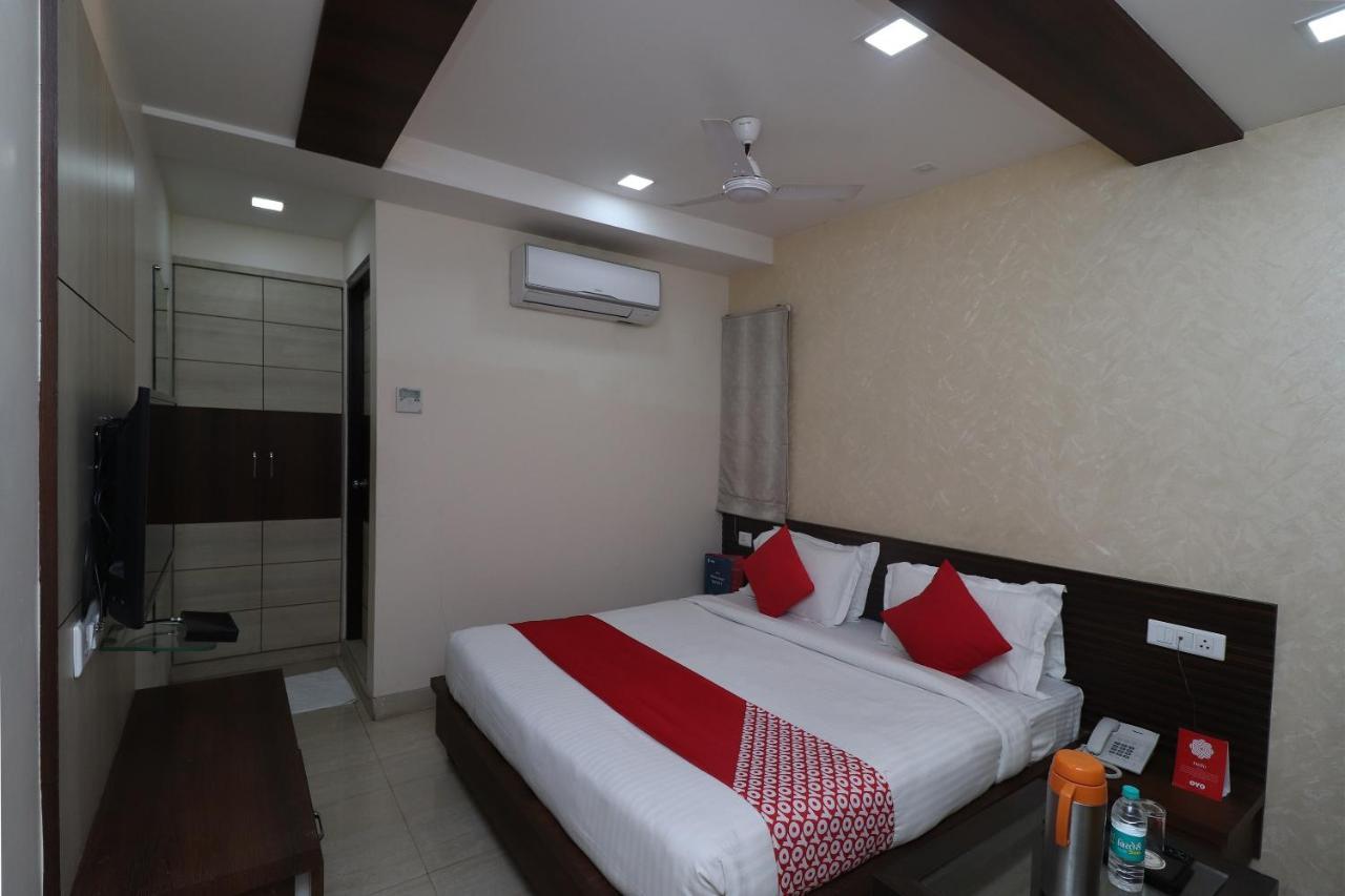 Oyo 29382 Golden Laurel Inn Deoria (Uttar Pradesh) Bagian luar foto