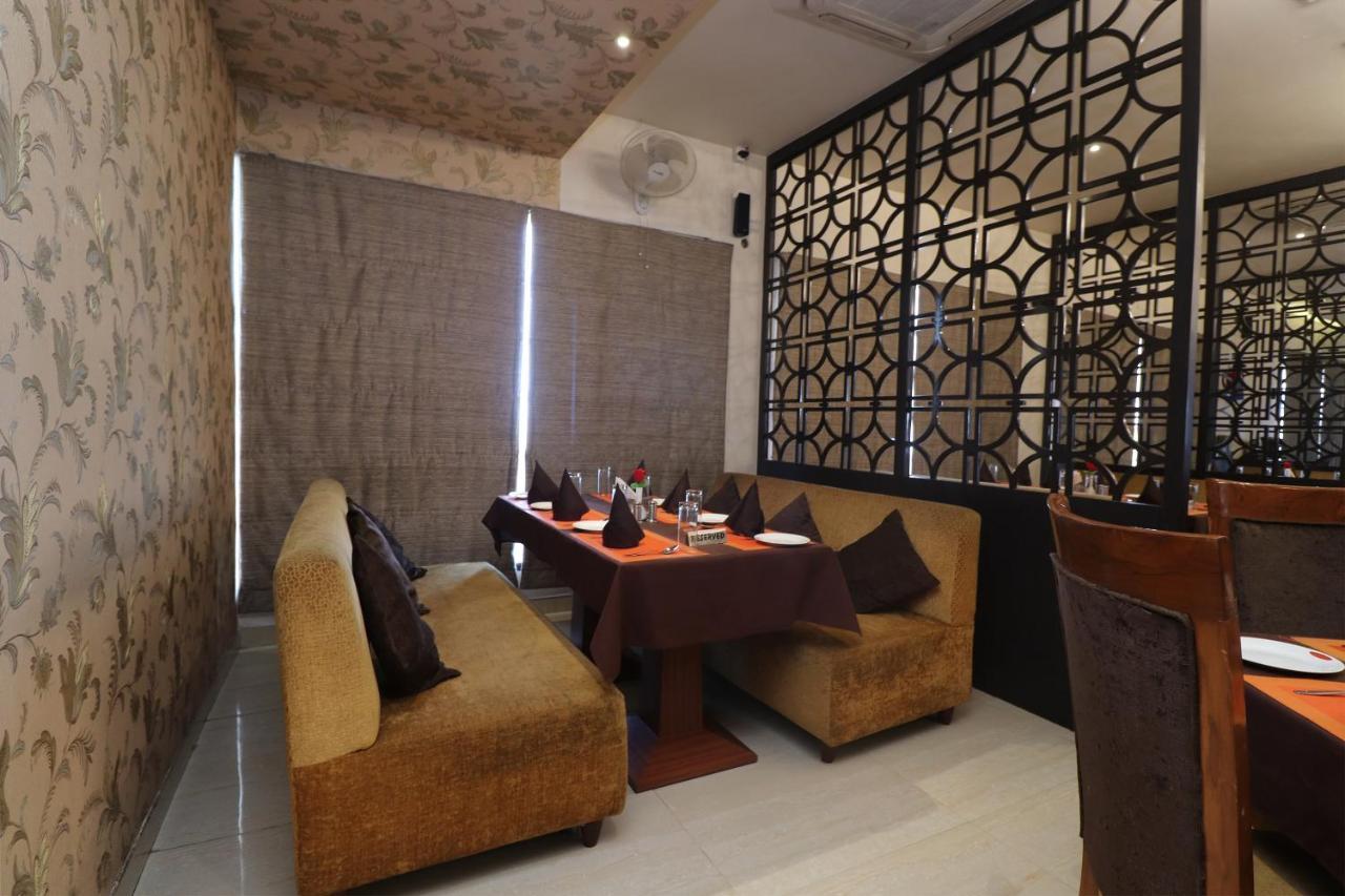 Oyo 29382 Golden Laurel Inn Deoria (Uttar Pradesh) Bagian luar foto