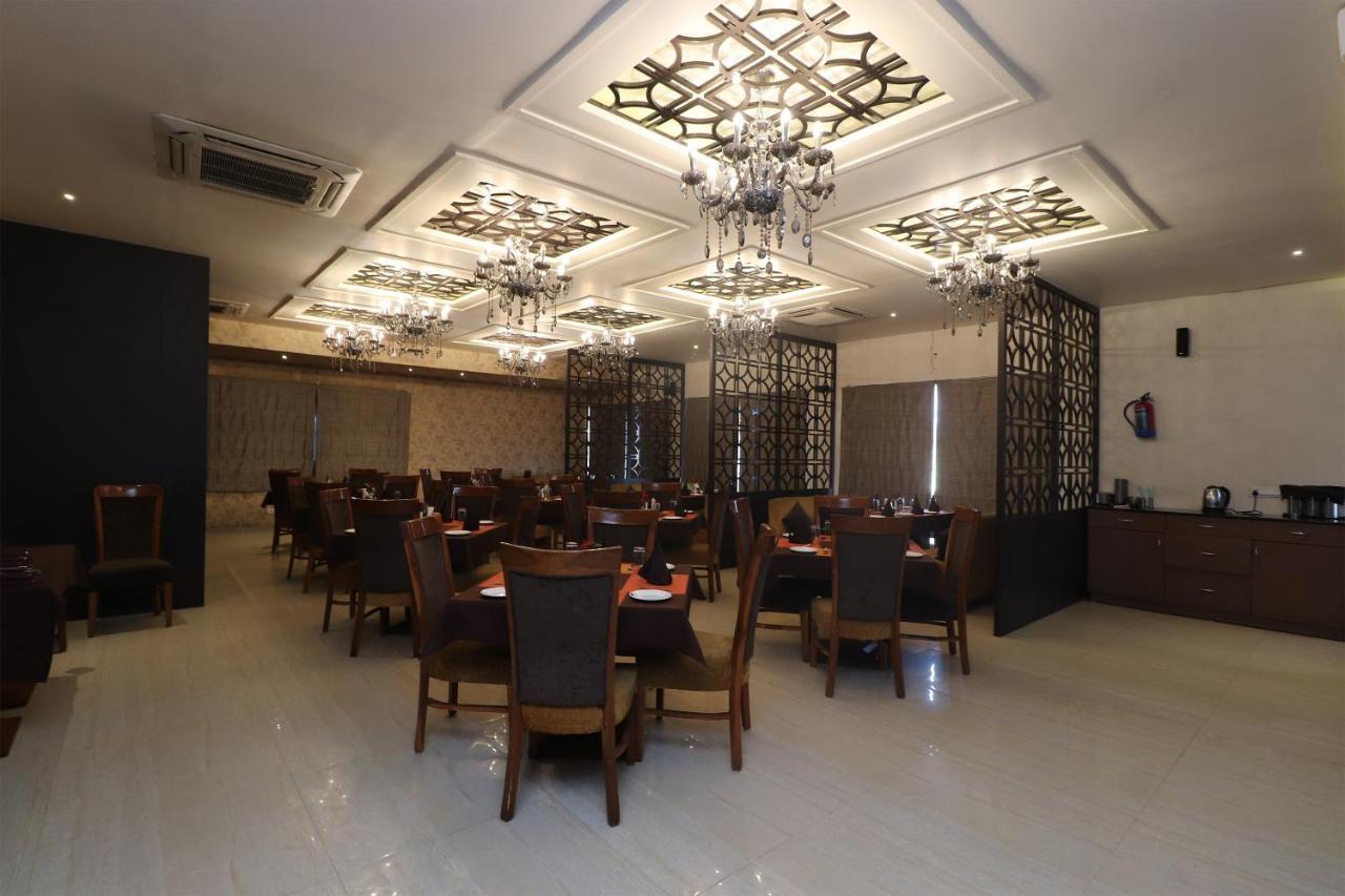 Oyo 29382 Golden Laurel Inn Deoria (Uttar Pradesh) Bagian luar foto
