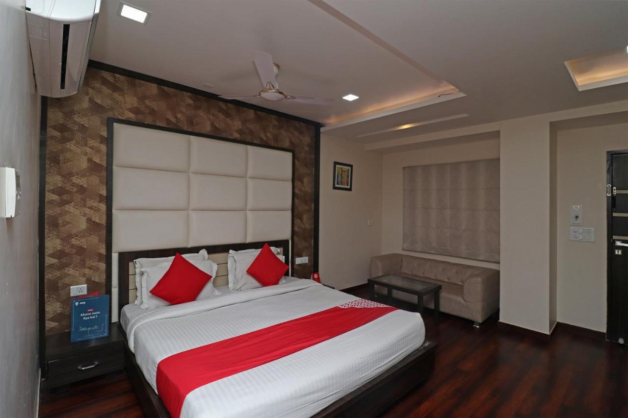 Oyo 29382 Golden Laurel Inn Deoria (Uttar Pradesh) Bagian luar foto