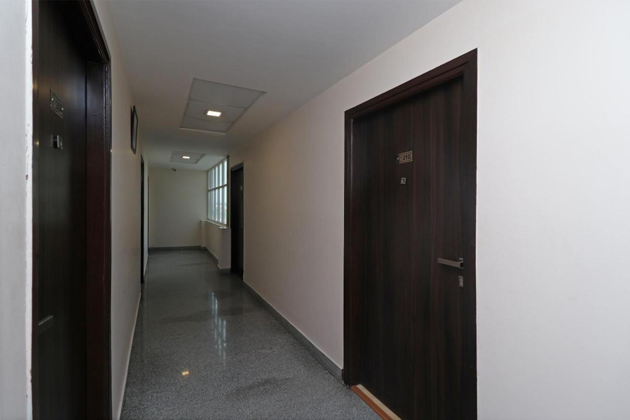 Oyo 29382 Golden Laurel Inn Deoria (Uttar Pradesh) Bagian luar foto
