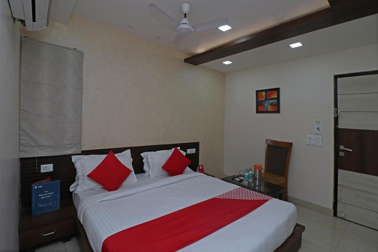 Oyo 29382 Golden Laurel Inn Deoria (Uttar Pradesh) Bagian luar foto