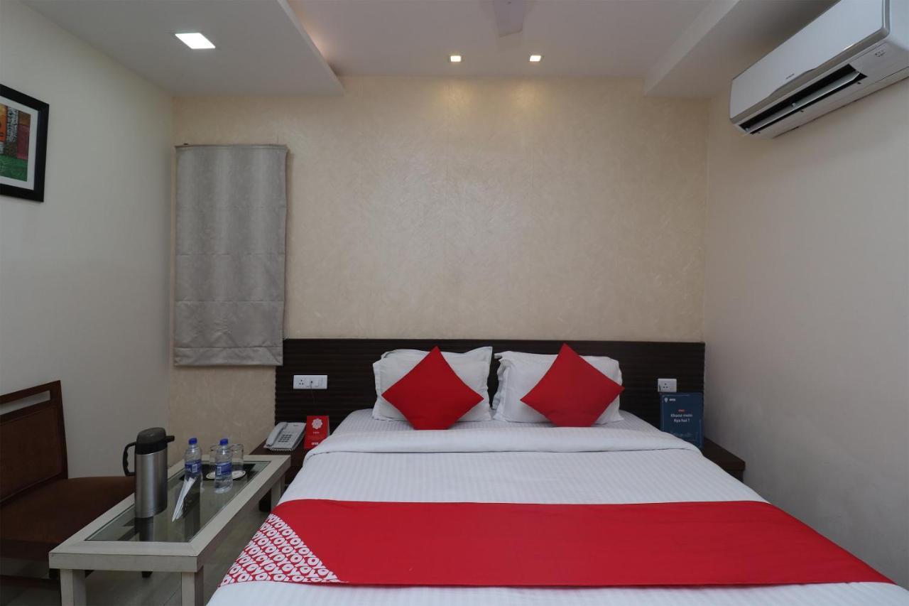 Oyo 29382 Golden Laurel Inn Deoria (Uttar Pradesh) Bagian luar foto
