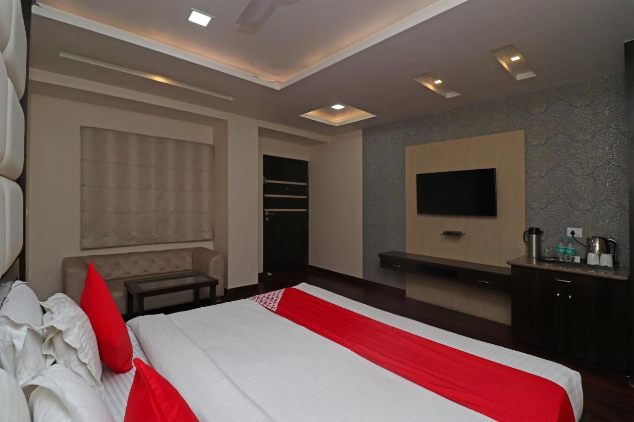 Oyo 29382 Golden Laurel Inn Deoria (Uttar Pradesh) Bagian luar foto